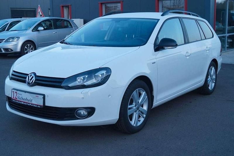 Gebraucht VW Golf VII Match 130 PS (95 kW) 2013 Weiß Kombi