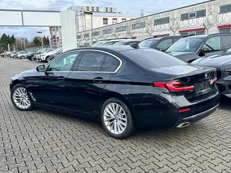 Second-hand BMW 520 Sport Line 184 CP (135 kW) 2022 Negru Berlinǎ