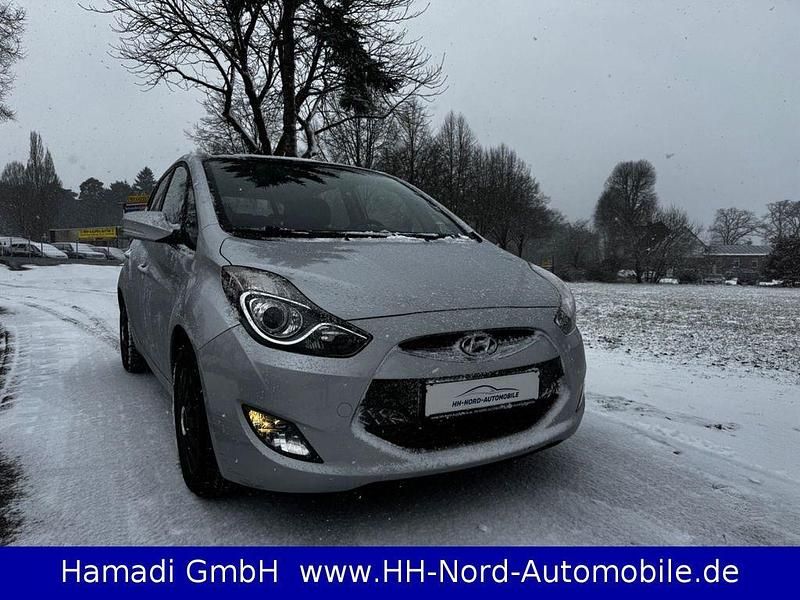 Gebraucht Hyundai ix20 125 PS (91 kW) 2011 Silber Kleinwagen