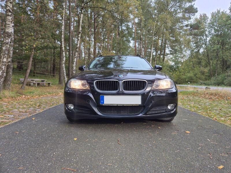 Schwarz Gebraucht 2008 BMW 320 Comfort Edition Kombi | 6.500 € (Teuer) - Bild 1/4