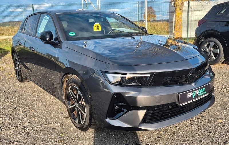 Grau Gebraucht 2024 Opel Astra Limousine | 23.999 € (Fairer Preis) - Bild 1/4