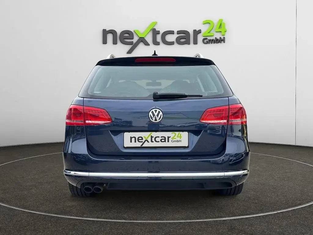 Gebraucht VW Passat Edition 140 PS (102 kW) 2015 Blau metallic Kombi