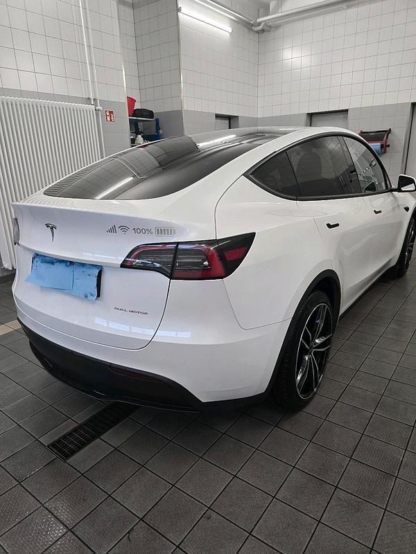 Gebraucht Tesla Model Y 378 kW (514 PS) 2023 Weiß SUV