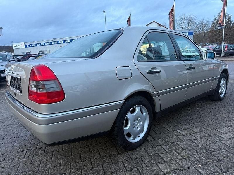 Gebraucht Mercedes C220 Elegance 150 PS (110 kW) 1994 Braun Limousine