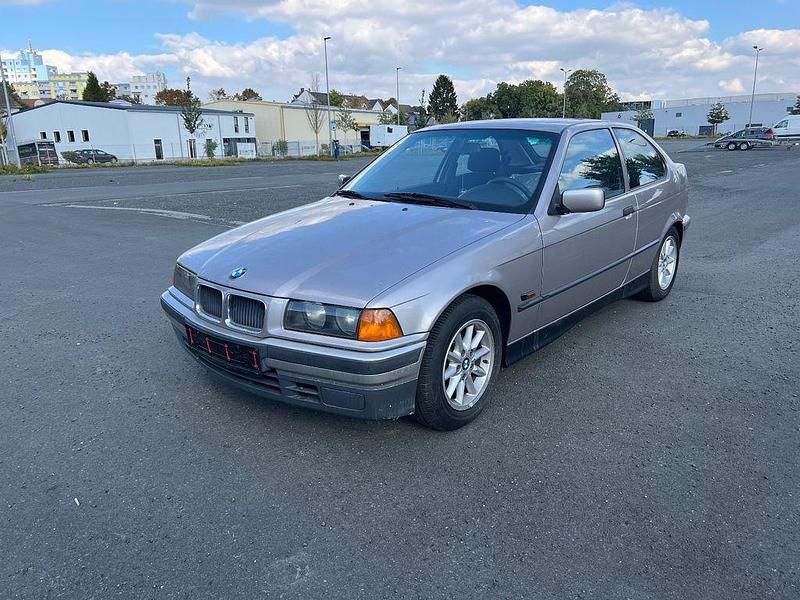 Gebraucht BMW 316 102 PS (75 kW) 1995 Grau Limousine