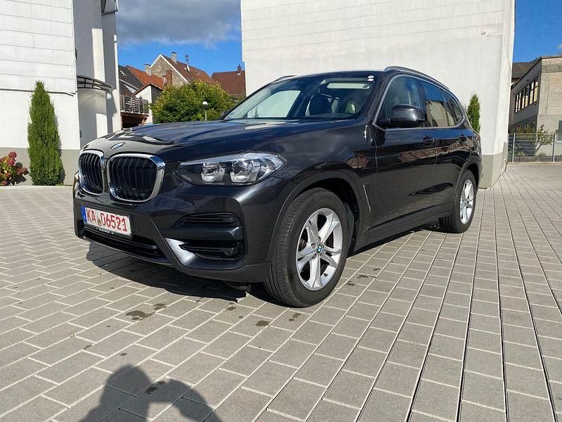Grau Gebraucht 2019 BMW X3 Sport Line SUV | 26.100 € (Fairer Preis) - Bild 1/4