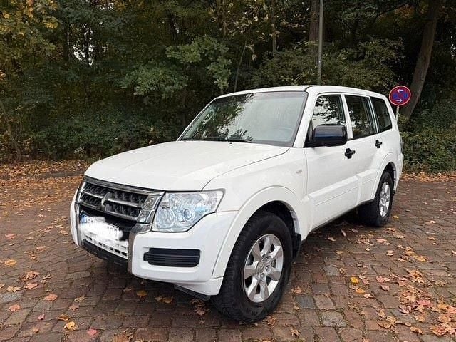 Gebraucht Mitsubishi Pajero 190 PS (139 kW) 2017 Weiß SUV