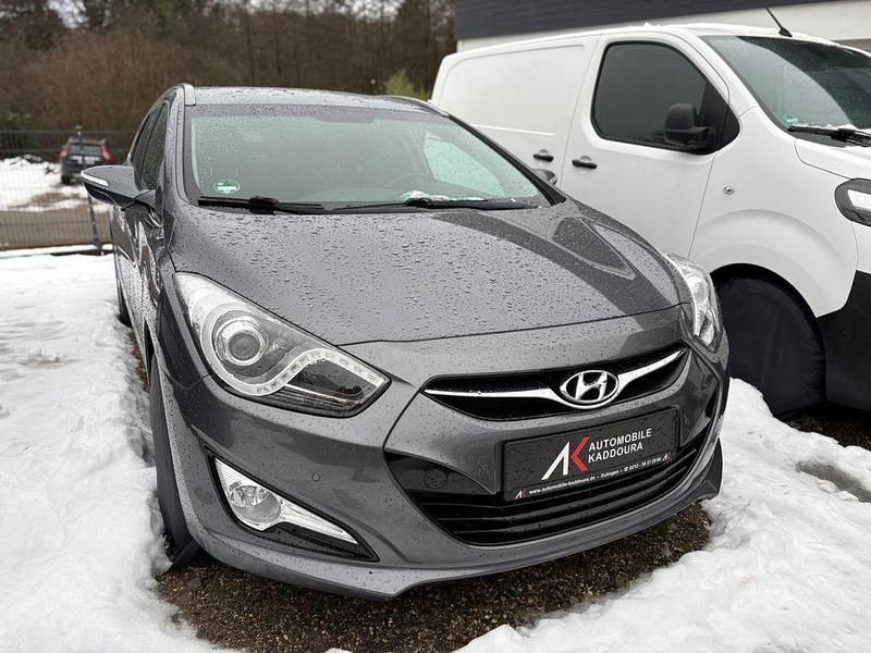 Gebraucht Hyundai i40 Style 177 PS (130 kW) 2011 Silber Kombi