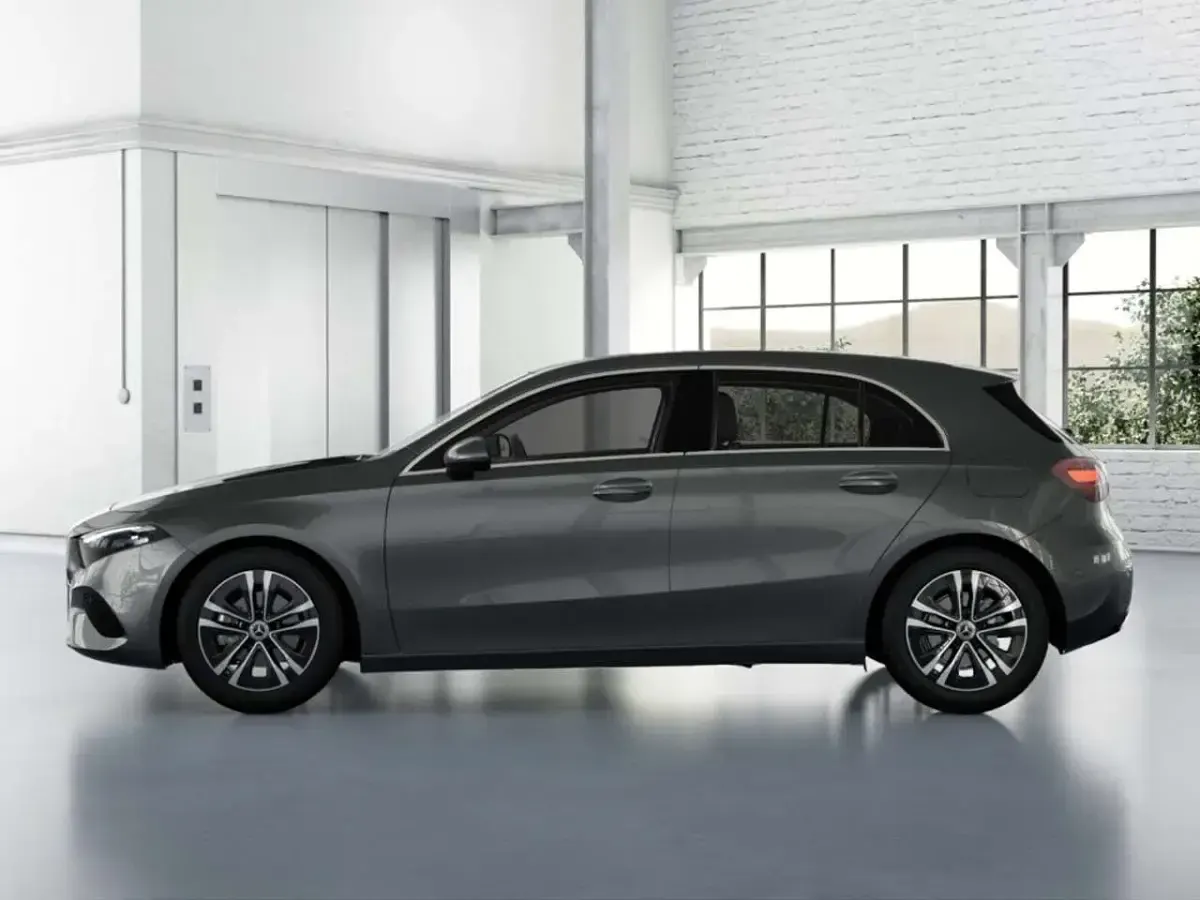 Gebraucht Mercedes A180 Progressive 136 PS (100 kW) 2025 Grau metalliclack mountaingrau Limousine