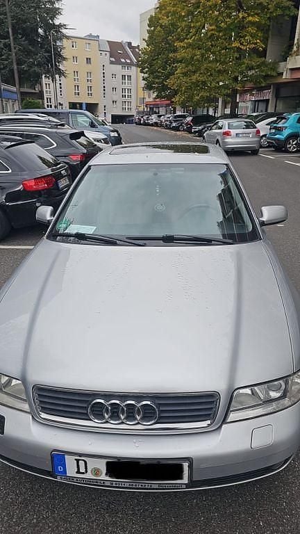 Silber Gebraucht 1999 Audi A4 Limousine | 1.650 € (Superpreis) - Bild 1/4