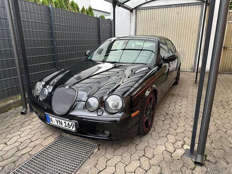 Schwarz Gebraucht 2002 Jaguar S-Type R Limousine | 6.000 € (Fairer Preis) - Bild 1/4
