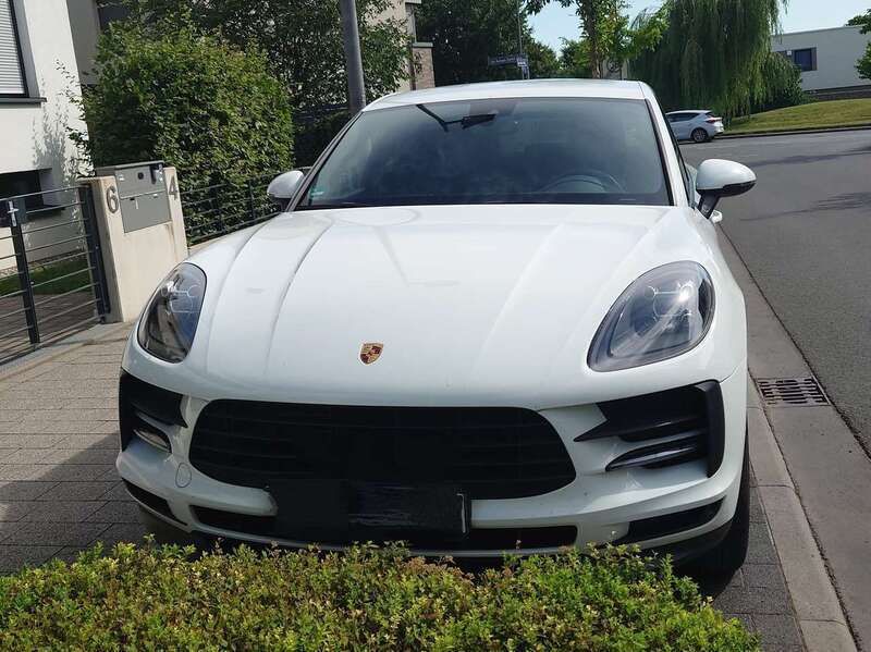 Weiß Gebraucht 2019 Porsche Macan SUV | 53.500 € (Etwas zu teuer) - Bild 1/4