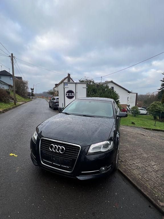 Schwarz Gebraucht 2011 Audi A3 Exclusive Limousine | 4.700 € (Guter Preis) - Bild 1/4