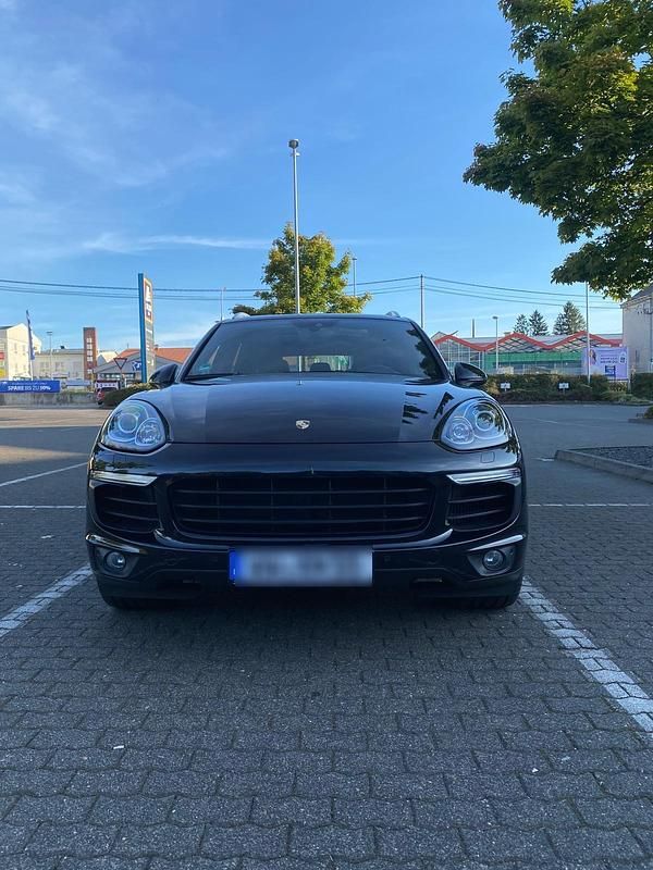 Schwarz Gebraucht 2016 Porsche Cayenne SUV | 36.500 € (Teuer) - Bild 1/4