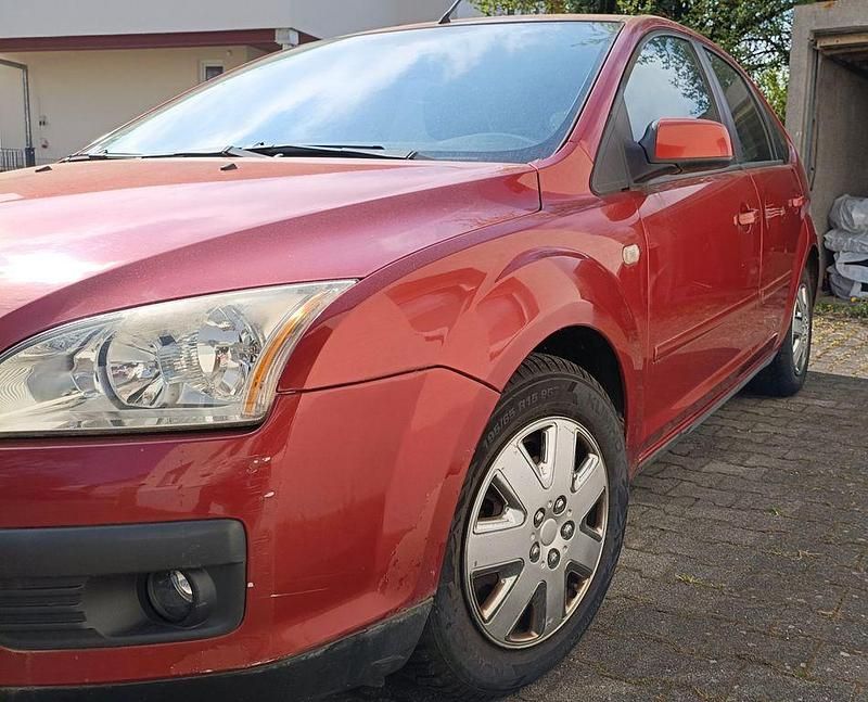 Gebraucht Ford Focus 101 PS (74 kW) 2008 Rot Limousine