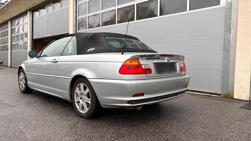 Gebraucht BMW 318 Cabriolet 142 PS (104 kW) 2003 Silber Cabrio