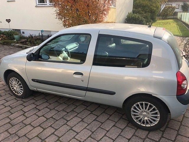 Gebraucht Renault Clio II Authentique 58 PS (42 kW) 2004 Grau Limousine
