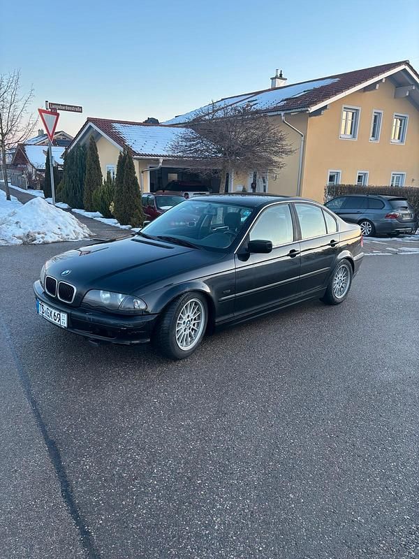 Schwarz Gebraucht 1999 BMW 323 Limousine | 2.000 € (Guter Preis) - Bild 1/4