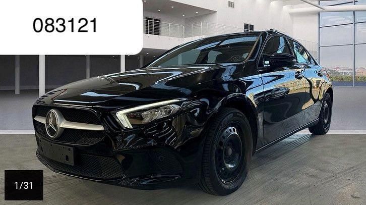 Nachtschwarz Gebraucht 2022 Mercedes A250 Limousine | 22.950 € (Superpreis) - Bild 1/4
