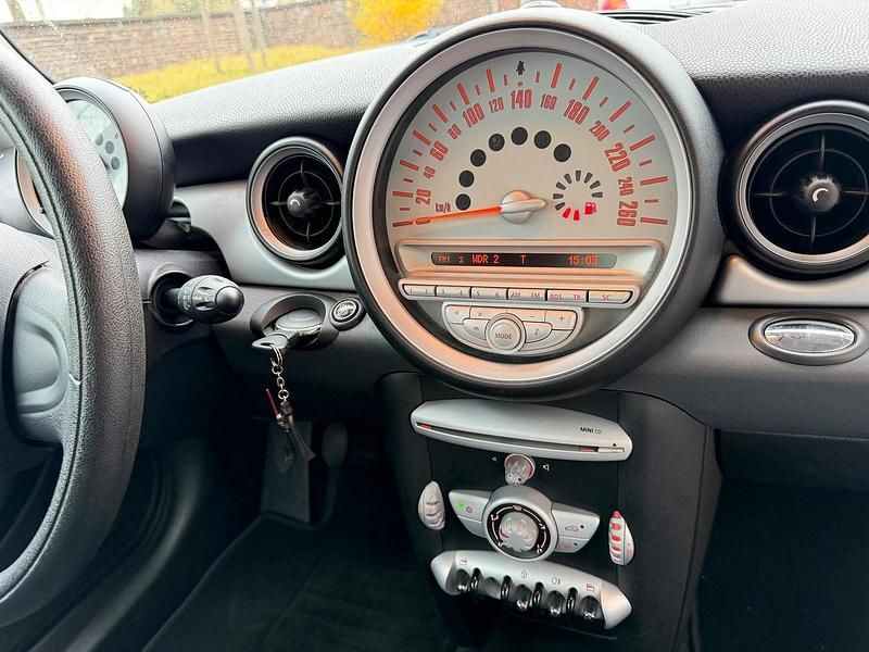 Usata Mini Cooper 75 CV (55 kW) 2010 Nero Utilitaria