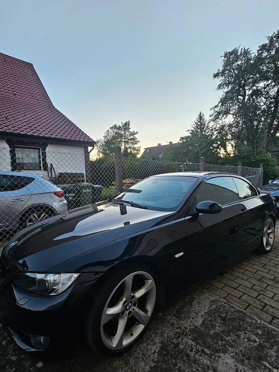 Gebraucht BMW 320 Cabriolet 170 PS (125 kW) 2009 Schwarz Cabrio