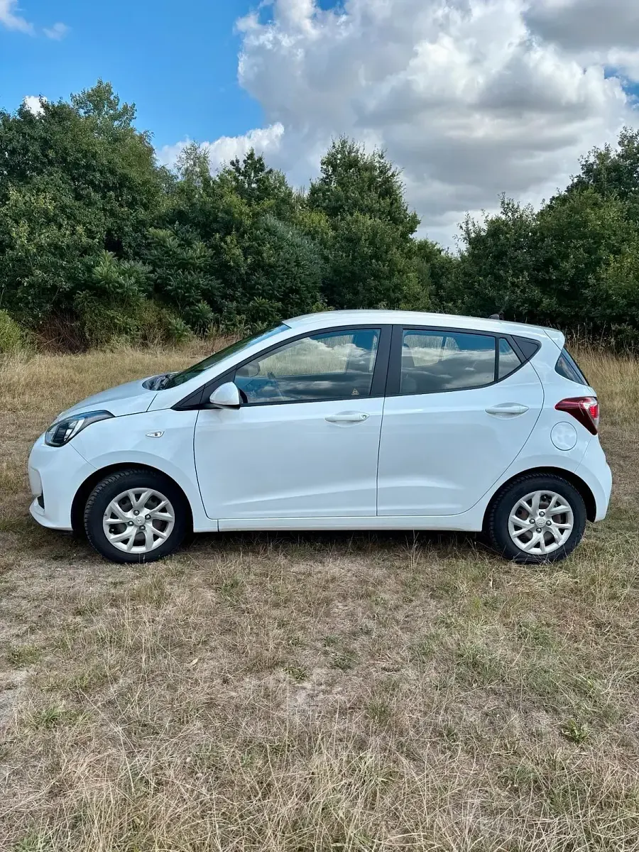Gebraucht Hyundai i10 65 PS (47 kW) 2018 Weiß Kleinwagen