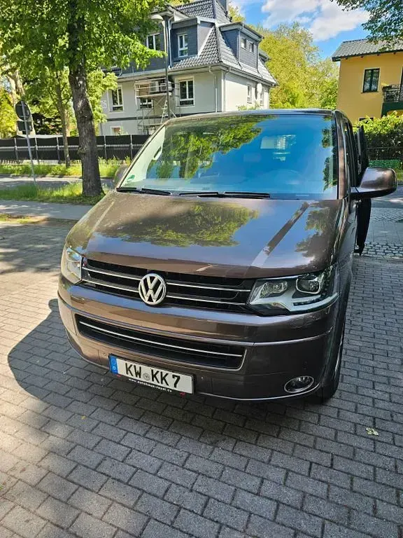 Gebraucht VW Multivan Highline 179 PS (131 kW) 2012 Braun Van / Kleinbus
