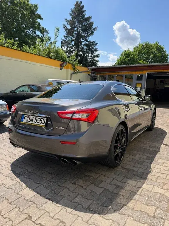 Gebraucht Maserati Ghibli 409 PS (300 kW) 2015 Grau Limousine