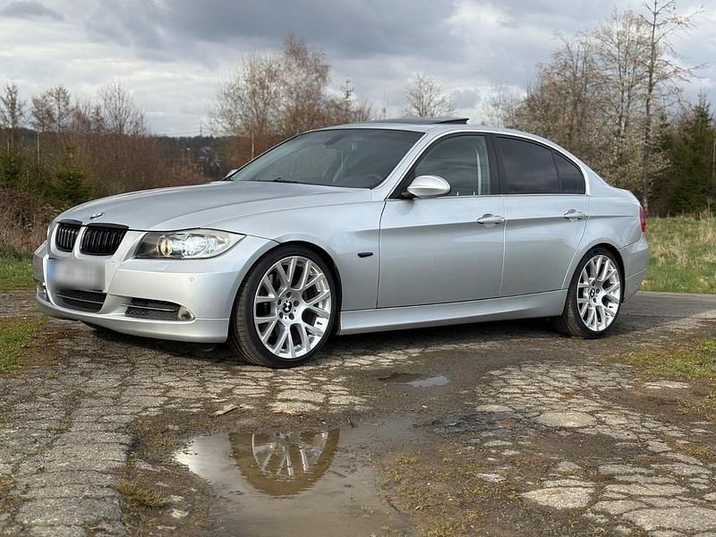 Gebraucht BMW 330 Performance 258 PS (189 kW) 2005 Silber Limousine
