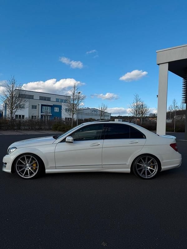 Gebraucht Mercedes C350 306 PS (225 kW) 2013 Weiß Limousine