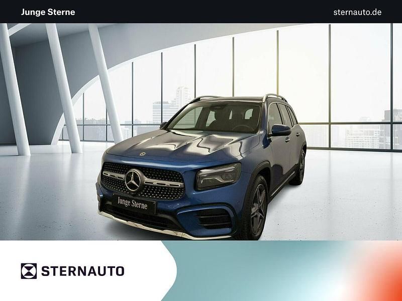 Metalliclack spektralblau Gebraucht 2024 Mercedes GLB200 Premium SUV | 46.767 € (Etwas zu teuer) - Bild 1/4