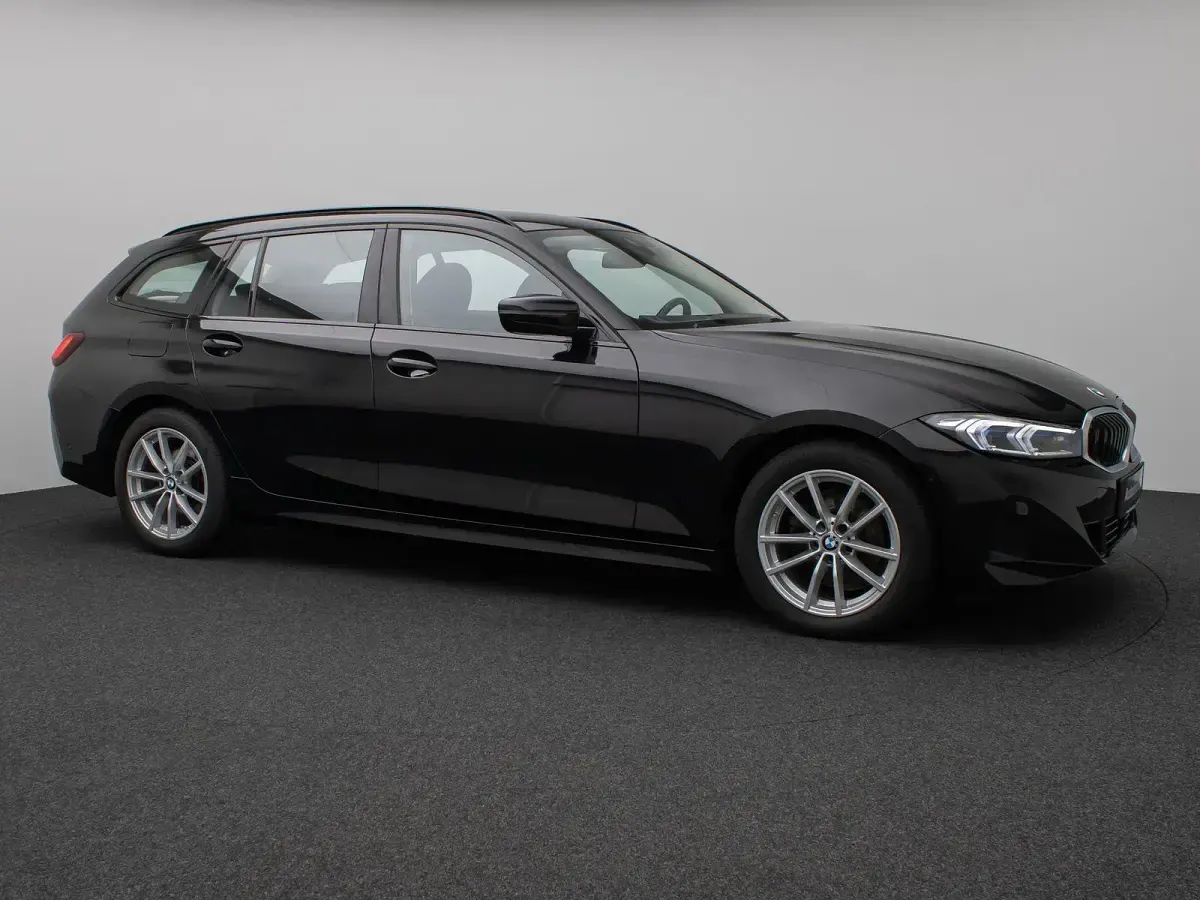 Gebraucht BMW 318 Shadowline 150 PS (110 kW) 2023 Schwarz Kombi