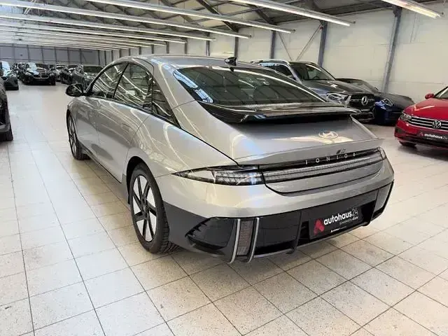 Gebraucht Hyundai Ioniq 6 Dynamiq 111 kW (151 PS) 2024 Silber Limousine