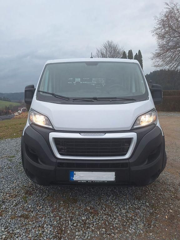 Gebraucht Peugeot Boxer 165 PS (121 kW) 2022 Weiß Van