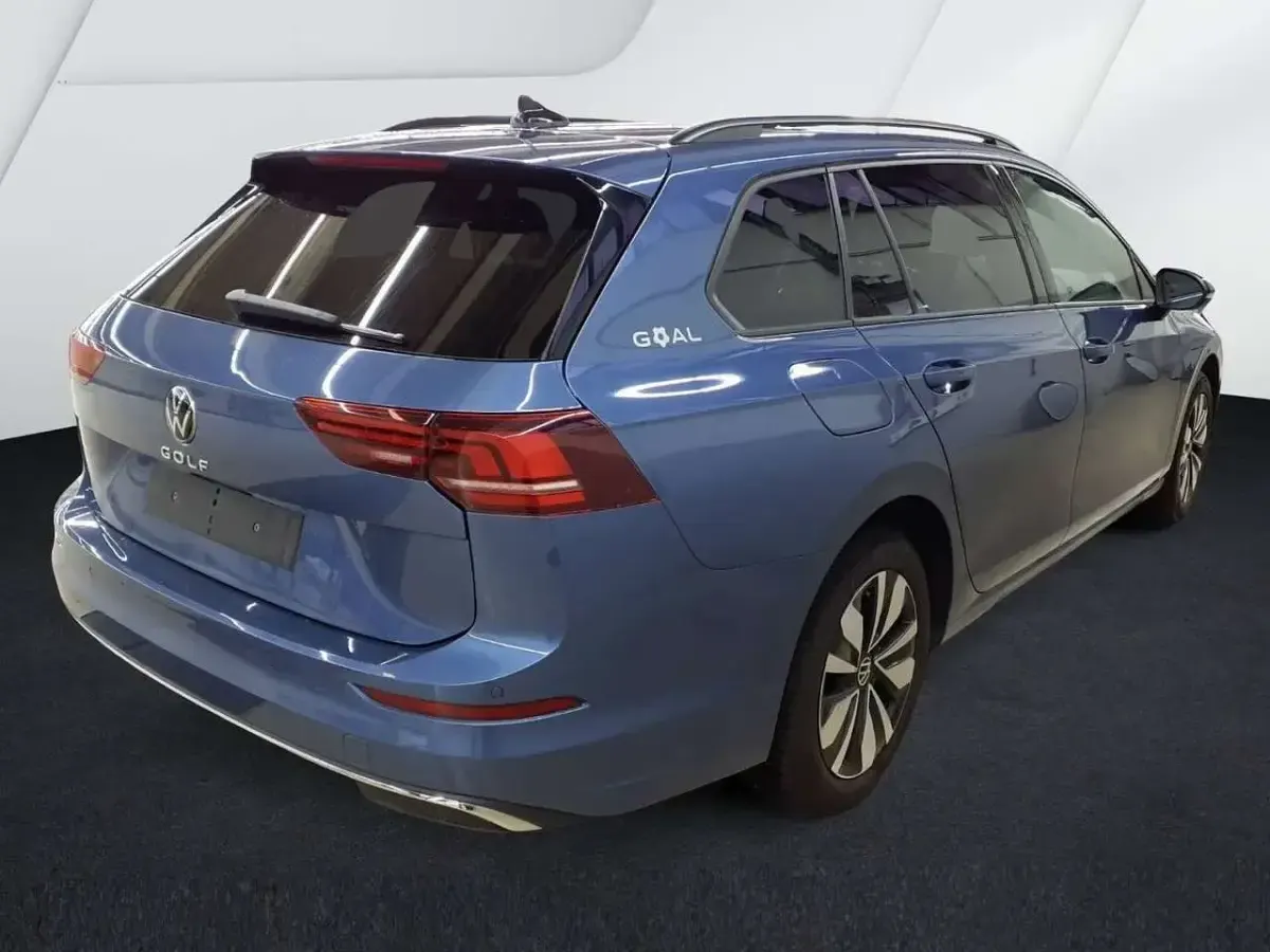 Gebraucht VW Golf VIII Goal 150 PS (110 kW) 2025 Blau Kombi