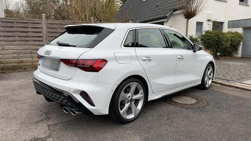 Gebraucht Audi S3 Ambiente 333 PS (244 kW) 2024 Weiß Limousine