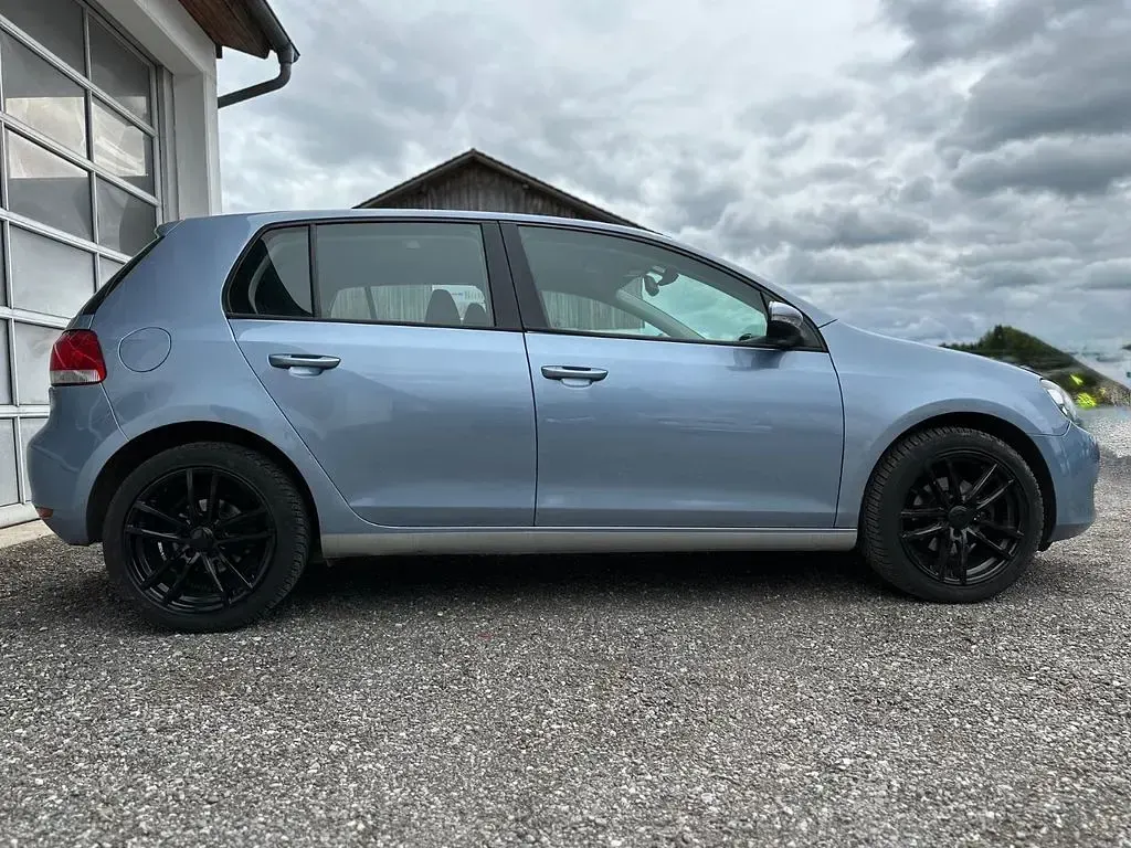 Gebraucht VW Golf VI Trendline 102 PS (75 kW) 2009 Blau Limousine