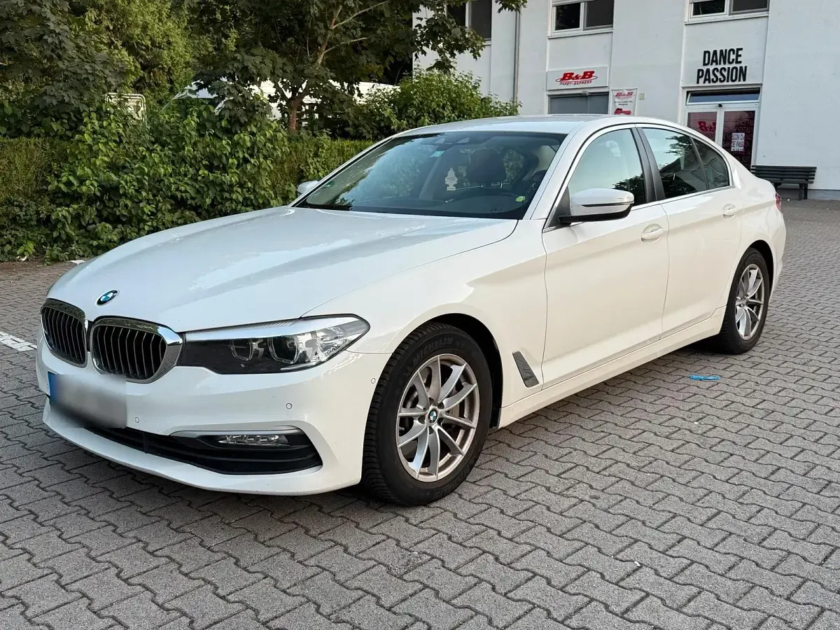 Gebraucht BMW 530 265 PS (194 kW) 2017 Weiß Limousine