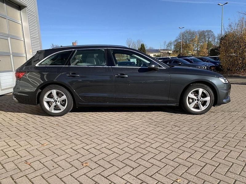 Gebraucht Audi A4 Sport 204 PS (150 kW) 2023 Grau Kombi