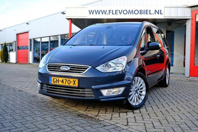 Grau Gebraucht 2015 Ford Galaxy Platinum Van / Kleinbus | 12.750 € (Guter Preis) - Bild 1/4