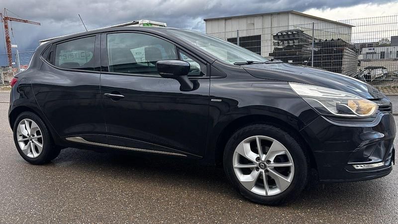 Gebraucht Renault Clio IV LIMITED 118 PS (86 kW) 2017 Schwarz Kleinwagen