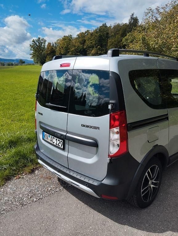 Gebraucht Dacia Dokker Stepway 95 PS (69 kW) 2019 Silber Van / Kleinbus