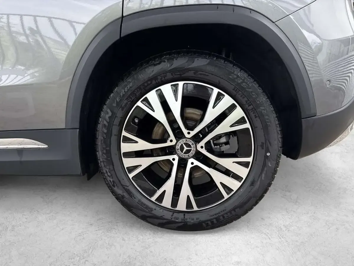 Gebraucht Mercedes GLA200 Progressive 163 PS (119 kW) 2026 Grau SUV