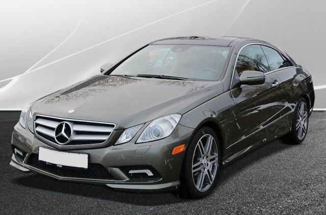 Grau metallic Gebraucht 2011 Mercedes E500 Coupé | 26.500 € - Bild 1/4