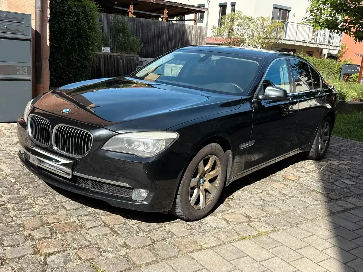 Gebraucht BMW 730 245 PS (180 kW) 2011 Schwarz Limousine