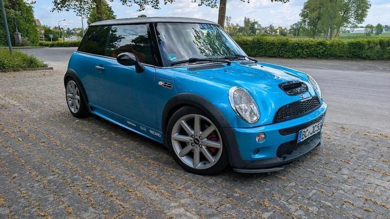 Blau Gebraucht 2003 Mini John Cooper Works Kleinwagen | 5.900 € - Bild 1/4