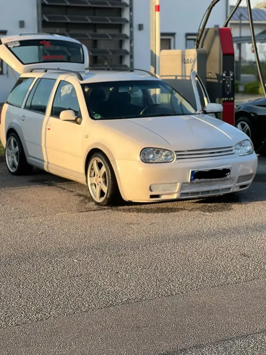 Gebraucht VW Golf IV 105 PS (77 kW) 2001 Weiß Kombi