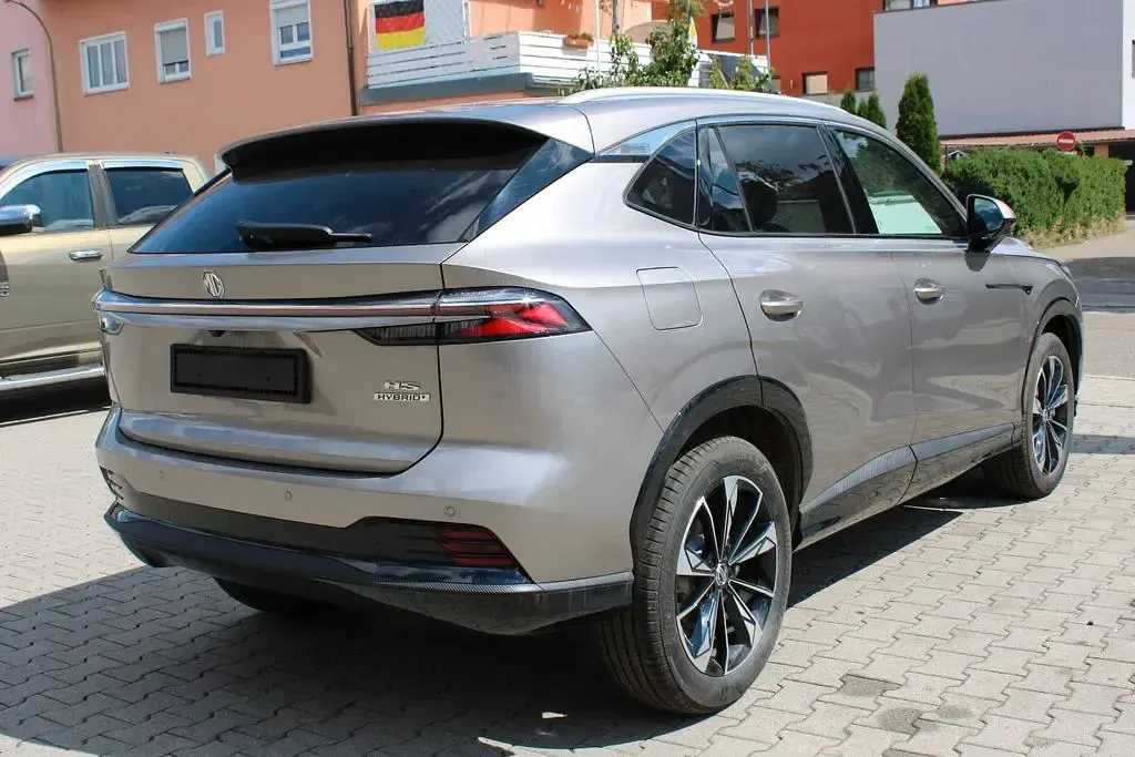 Neu MG HS Luxury 224 PS (164 kW) 2026 Silber SUV