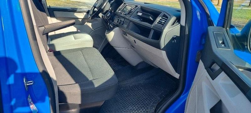 Gebraucht VW Caravelle 150 PS (110 kW) 2016 Blau Van / Kleinbus