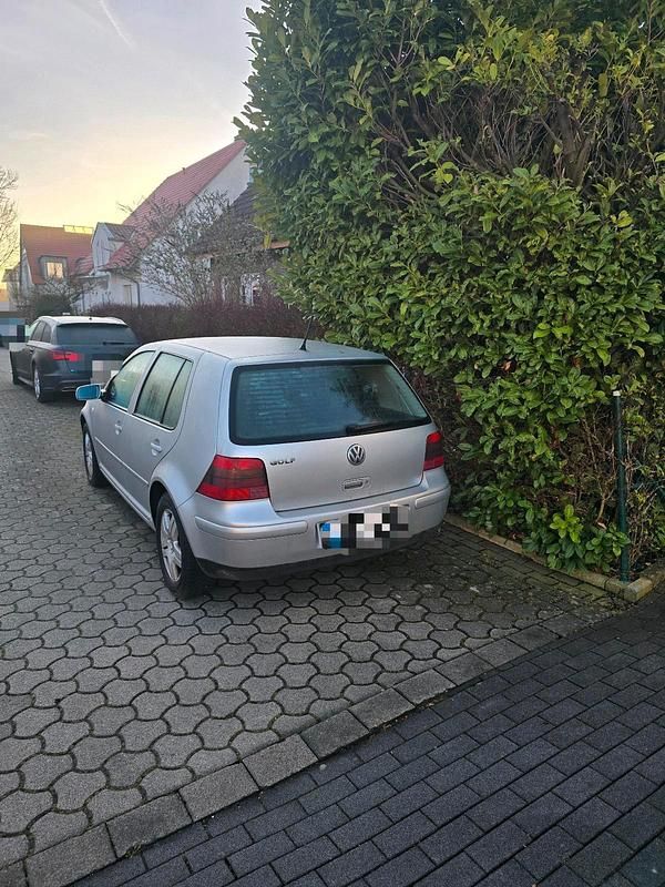 Gebraucht VW Golf IV 116 PS (85 kW) 2001 Silber Kleinwagen